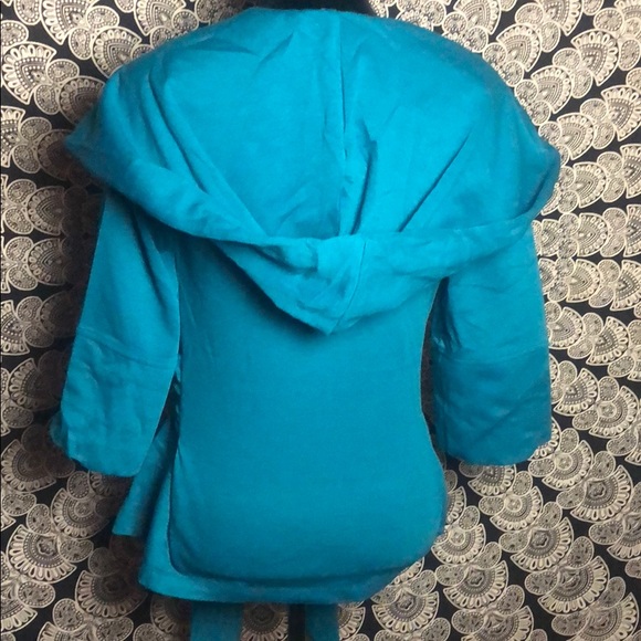 🆕 Jade Jacket with Hood - Picture 6 of 17